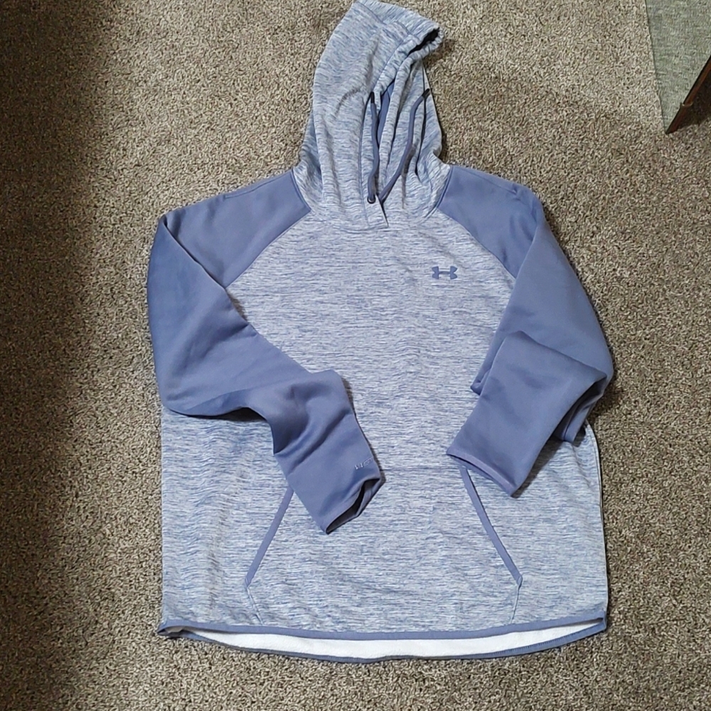 NWOT under armour sweatshirt.